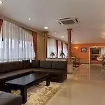 Avenida De Hotell 3*