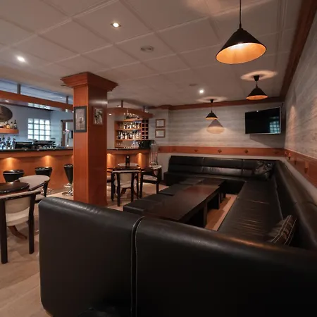 Отель Avenida De 3*