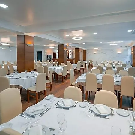 Avenida De Otel
