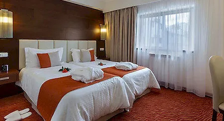 Avenida De Готель