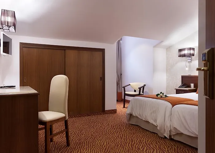 Avenida De Hotel Fatima